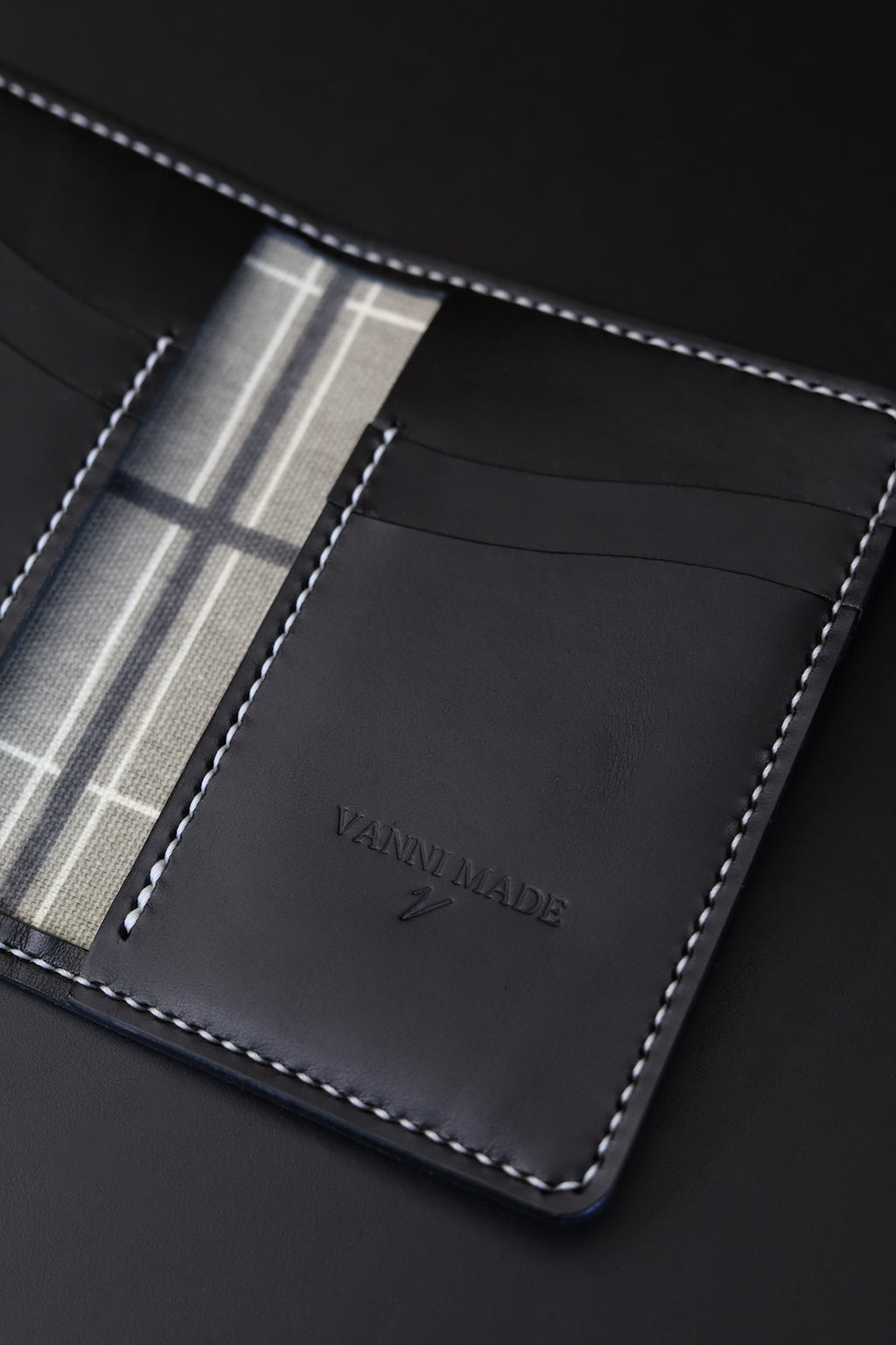 Vertical Billfold - Onyx