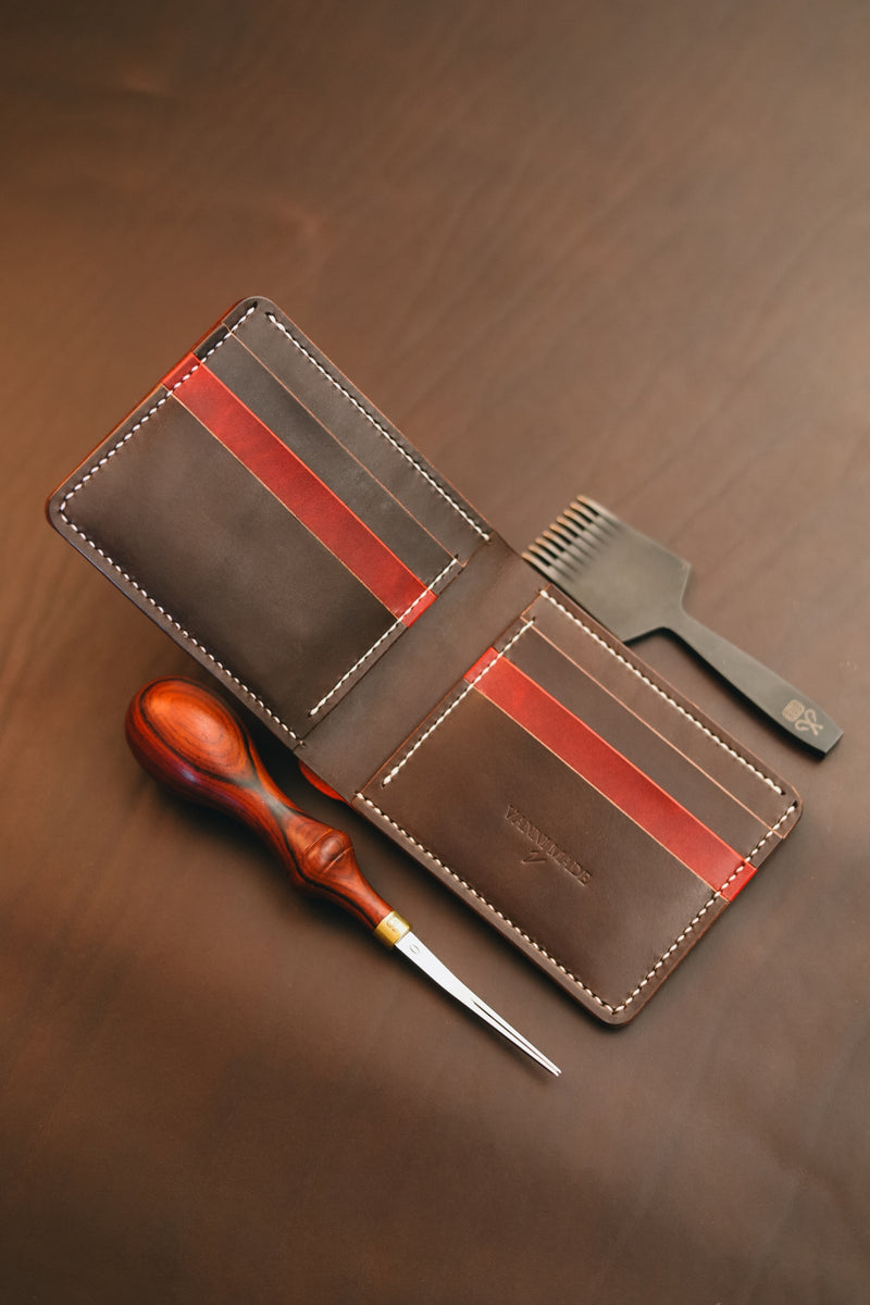 Classic Billfold - Museum red