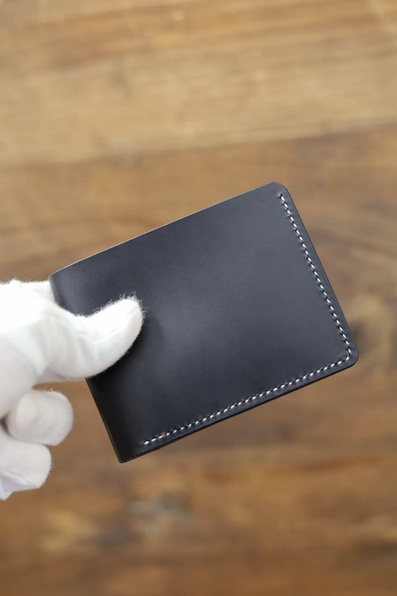 Classic Billfold - Onyx